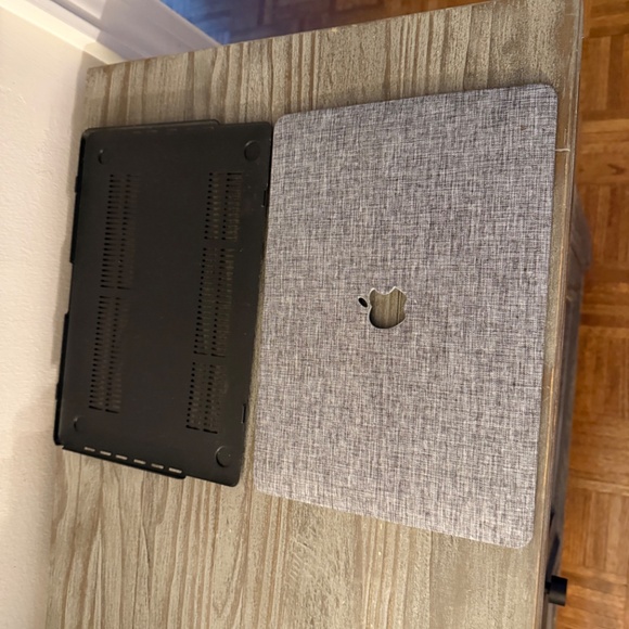 MacBook Pro 13" Intel 2020  2 COVER ACCESSORY BUNDLE - Picture 2 of 11